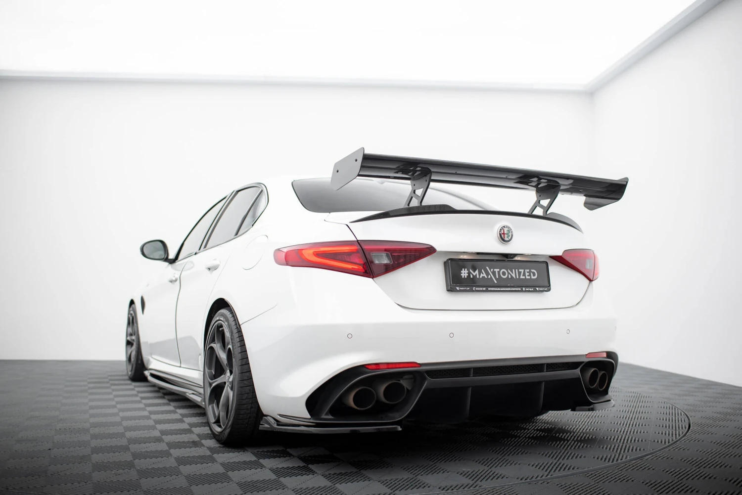 Maxton Design - Carbon Fiber Rear Wing Alfa Romeo Giulia Quadrifoglio 5 Maxton Design - Carbon Fiber Rear Wing Alfa Romeo Giulia Quadrifoglio - Image 3