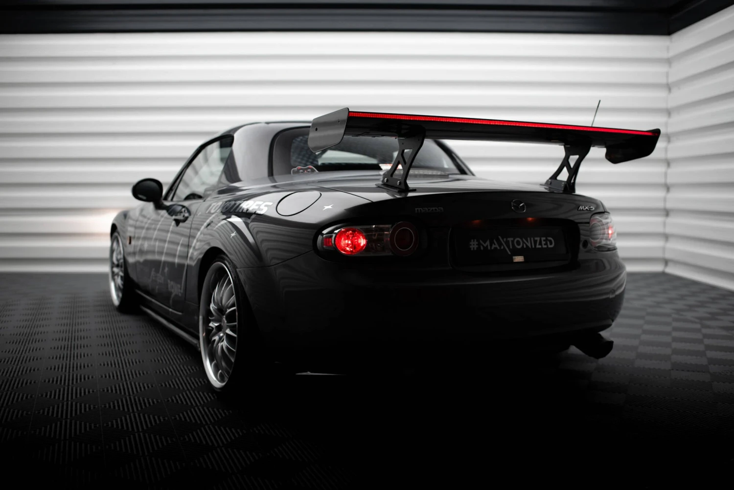 Maxton Design - Carbon Fiber Rear Wing + LED Light Mazda MX-5 Hardtop NC (MK3) 7 Maxton Design - Carbon Fiber Rear Wing + LED Light Mazda MX-5 Hardtop NC (MK3) - Image 5