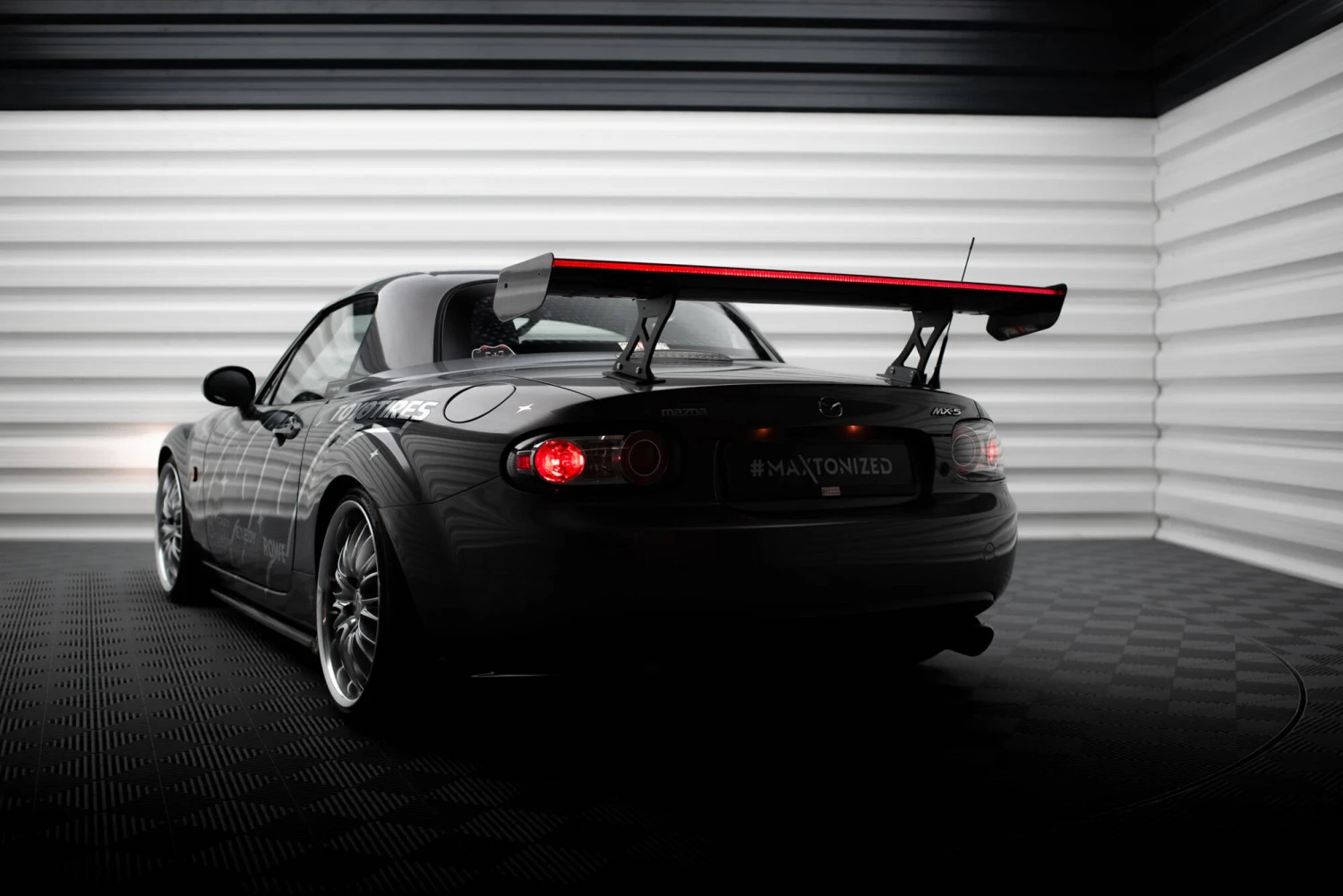 Maxton Design - Carbon Fiber Rear Wing + LED Light Mazda MX-5 Hardtop NC (MK3) 10 Maxton Design - Carbon Fiber Rear Wing + LED Light Mazda MX-5 Hardtop NC (MK3) - Image 8
