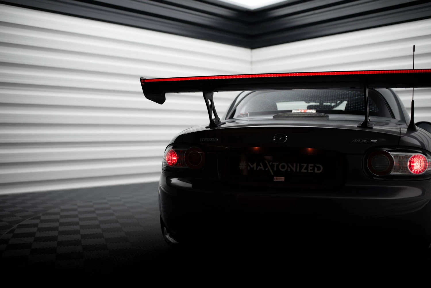 Maxton Design - Carbon Fiber Rear Wing + LED Light Mazda MX-5 Hardtop NC (MK3) 5 Maxton Design - Carbon Fiber Rear Wing + LED Light Mazda MX-5 Hardtop NC (MK3) - Image 3