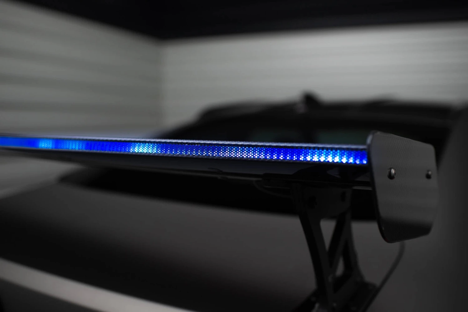 Maxton Design - Carbon Fiber Rear Wing + LED Light (External Brackets Uprights) BMW M4 G82 / M440i G22 / Series 4 M-Pack G22 6 Maxton Design - Carbon Fiber Rear Wing + LED Light (External Brackets Uprights) BMW M4 G82 / M440i G22 / Series 4 M-Pack G22 - Image 4