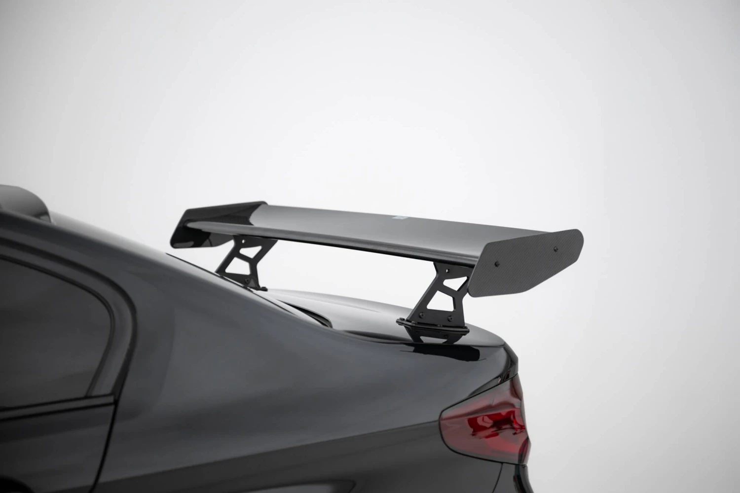 Maxton Design - Carbon Fiber Rear Wing With Internal Brackets Uprights BMW Series 5 / M5 Sedan G30 / F90 6 Maxton Design - Carbon Fiber Rear Wing With Internal Brackets Uprights BMW Series 5 / M5 Sedan G30 / F90 - Image 4