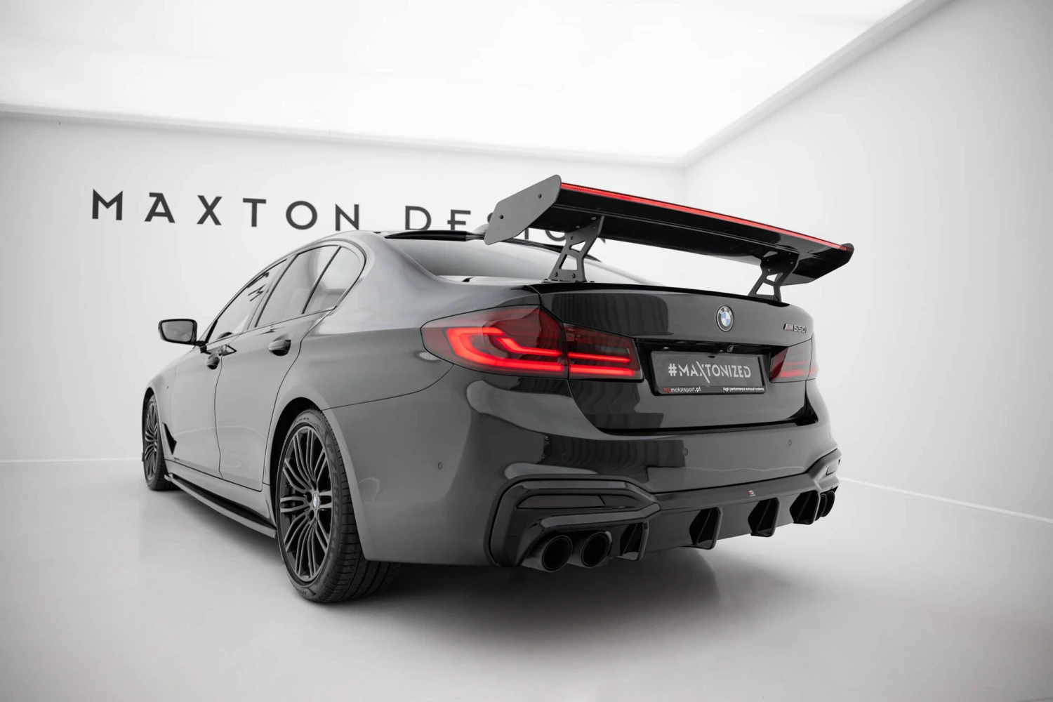 Maxton Design - Carbon Fiber Rear Wing With Internal Brackets Uprights + LED BMW Series 5 / M5 Sedan G30 / F90 9 Maxton Design - Carbon Fiber Rear Wing With Internal Brackets Uprights + LED BMW Series 5 / M5 Sedan G30 / F90 - Image 7